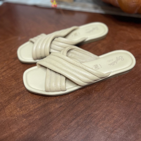 Seychelles Word for Word Sandals slide - Picture 1 of 10